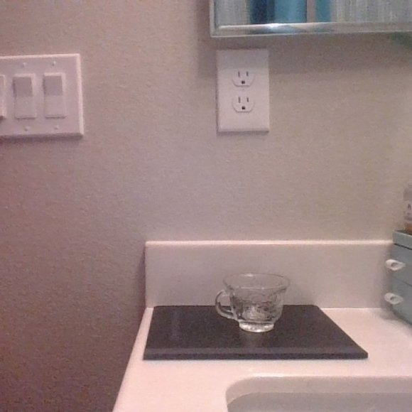 Glass teacup - Picture 4 of 5